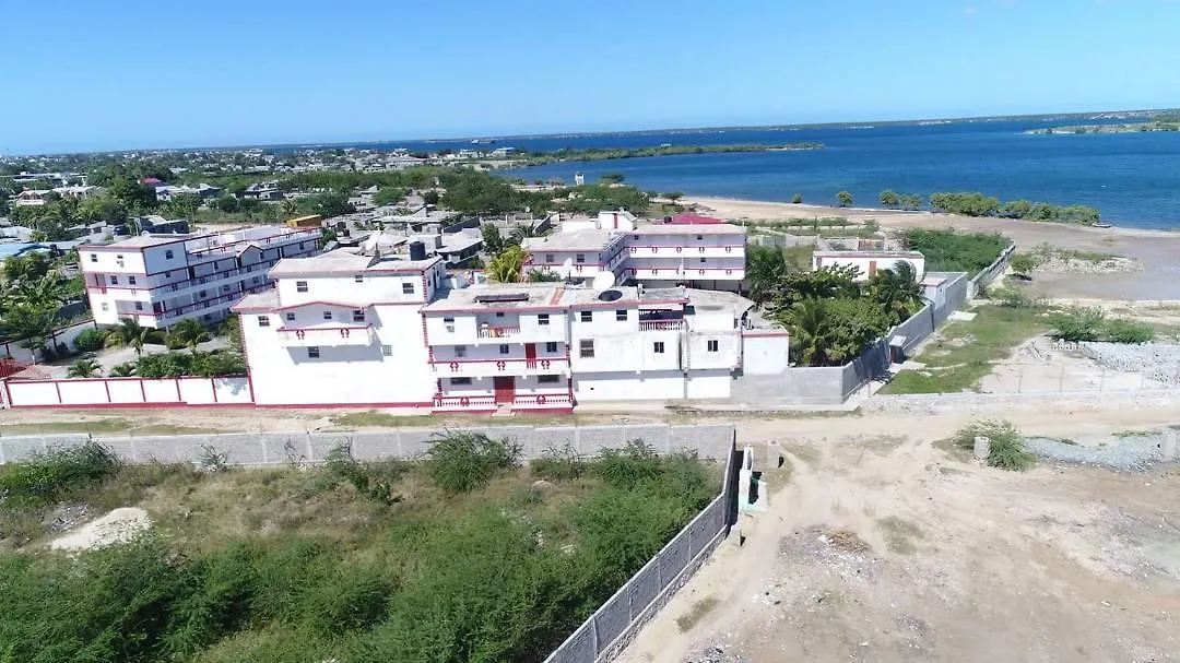 Le Relais Hotel Bar Resto & Resorts Fort Liberte